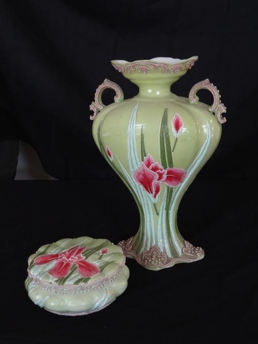  Vase & Covered Box in brilliant green