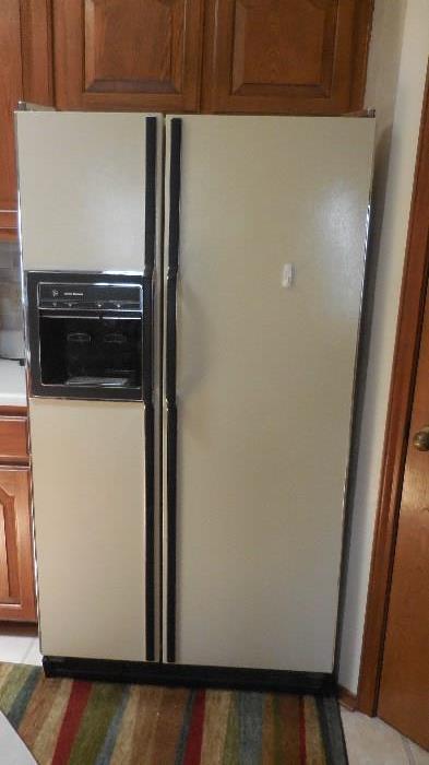 GE side-by-side fridge, works great