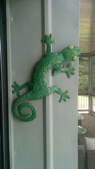 A gecko that's just hangin' around, before being discovered by Geico - now he's a multi-millionaire!