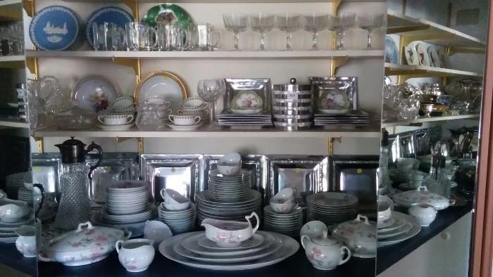 Collector plates, Wedgwood plates, French Limoges Haviland, Waterford + an 80-Piece set of china, by Austrian Imperial PSL Schlackenwerth China, Empire II