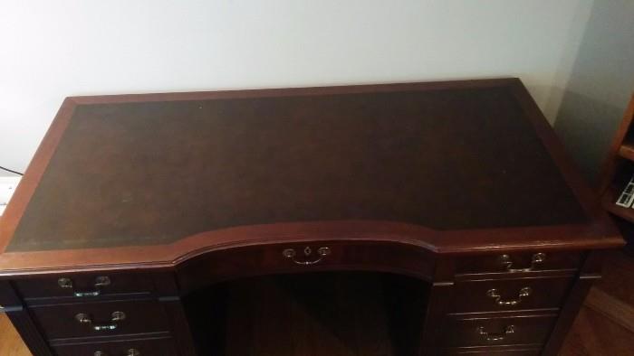 Top of Hekman desk, w/o glass, so you can see the Corinthian leather top. 