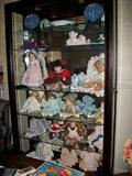 Lighted curio display cabinet