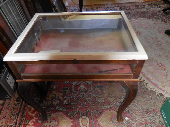 Vintage Display Table case with Plexi Glass 