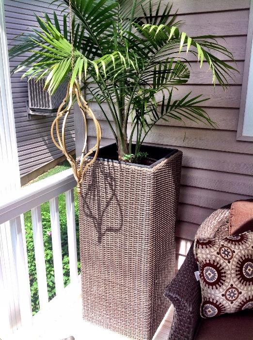 Outdoor plant stand 