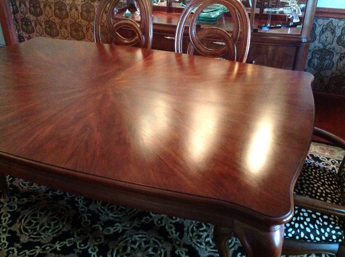 Perfect table top on dining table 