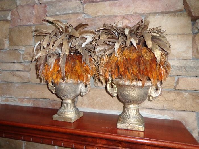 Feather arrangements in urns 