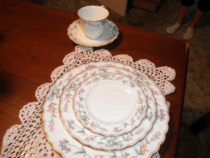 set of 4 Noritake china,  brookhollow pattern