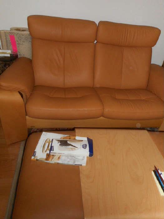 LEATHER SOFA MADE BY EKORNES