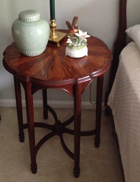 Fantastic  plant stand / Occasional Table