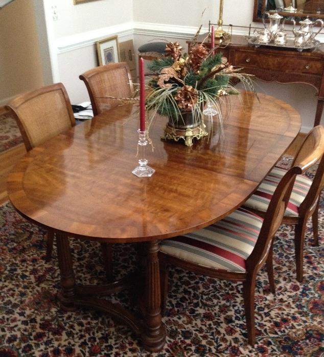 Oval Dining room table