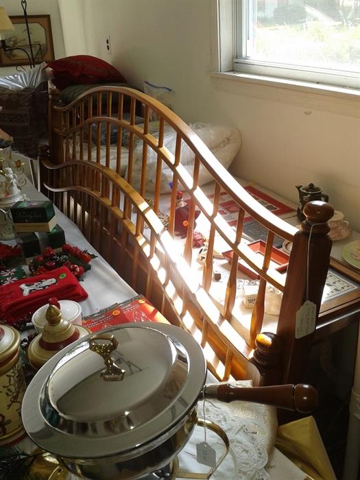 ethan allen king side bed frame with matching foot board.
