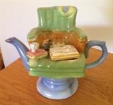 Easy Chair Teapot