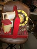 Deco clock, water pitchure and tin