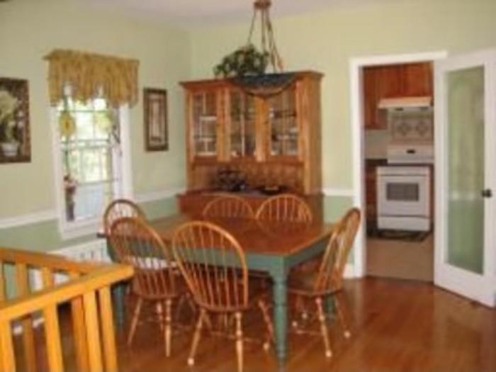 Dinning Room Set: china cabinet, dinning room table, and chairs