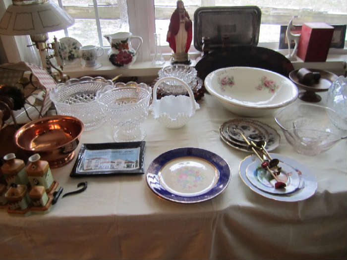 Large selection of glassware and there are many unique items