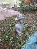 yard statue