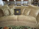 oval sofa very nice and great condition