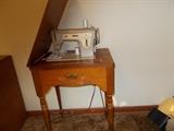 SINGER Electric Sewing Machine - in cabinet - works beautifully!!!!!!!!!!!!!!!!!!