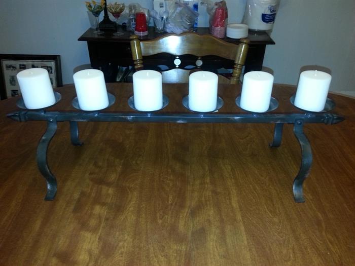 Metal candle holder with 6 pillar candles