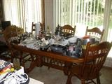 KITCHEN ITEMS, TABLE/CHAIRS