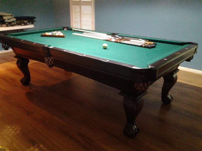 Connelly pool table with accessories