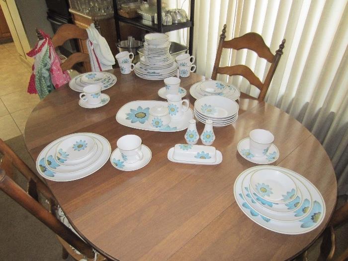 Noritake Daisy pattern