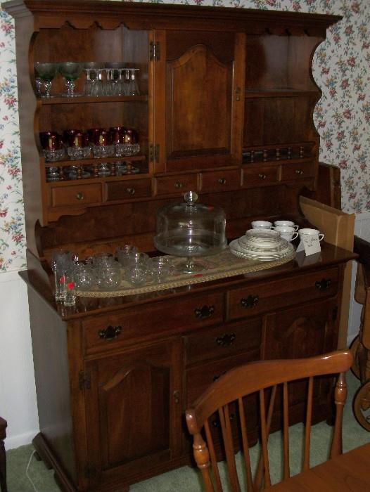 Hungerford Memphis China Cabinet, Crystal Stemware, 4 Settings of Royal Worcester Interlude