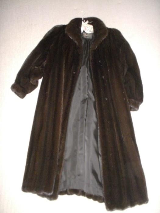 Full length mink coat, size 8-10