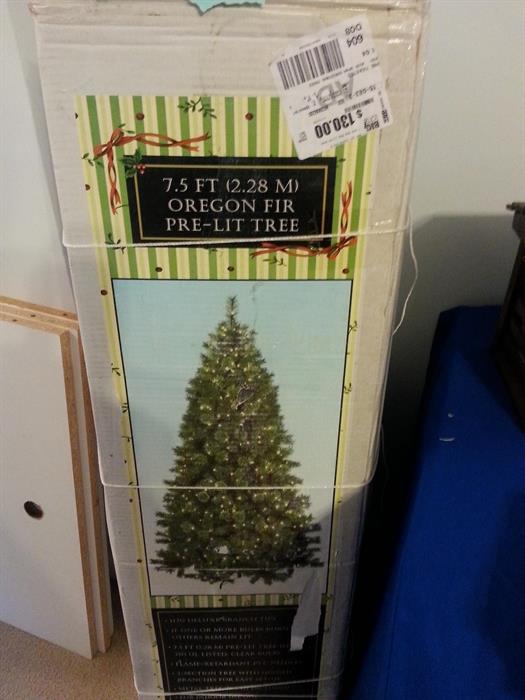 7.5 ft pre-lit Christmas tree