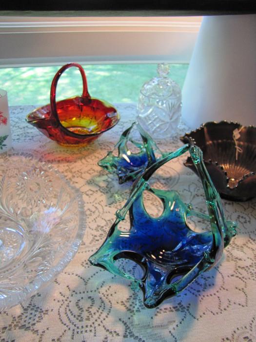 Murano art glass baskets, and an Amberina carnival glass basket