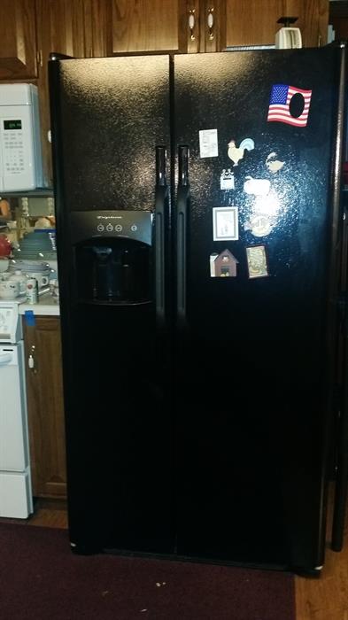 26 cu ft Frigidaire S/S Water and Ice refrigerator