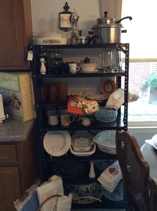 Lots of kitchen and decorative items