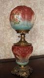 98 - Gone with the Wind lamp with blown out portraits of G. Washington and A. Lincoln, electrified, 26 in. T, 10 in. R.
