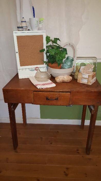 SWEET little kitchen "work table"