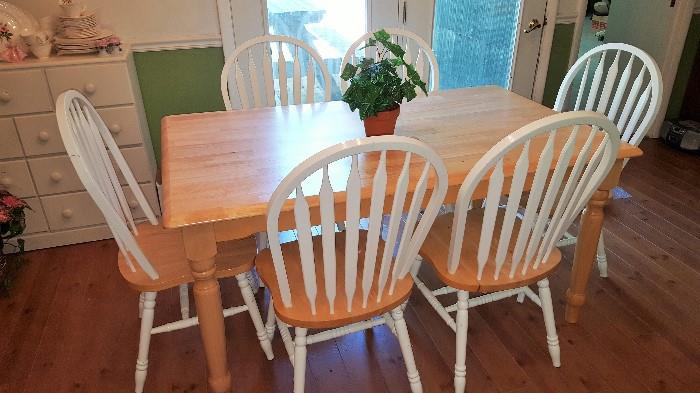 L L BEAN?? NEWER COTTAGE TABLE/6 CHRS...VERY NICE