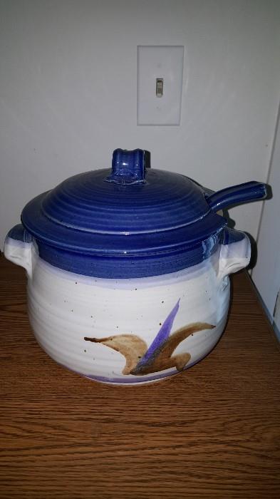 AWESOME TUREEN FOR SOUP, STEW OR CHILI!  STONEWARE