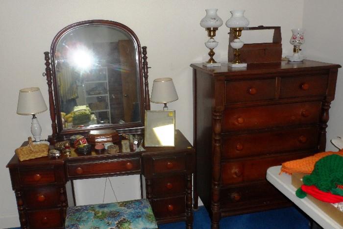 Antique 4 piece bedroom suite. Bed, dresser, chester a drawer and night stand.