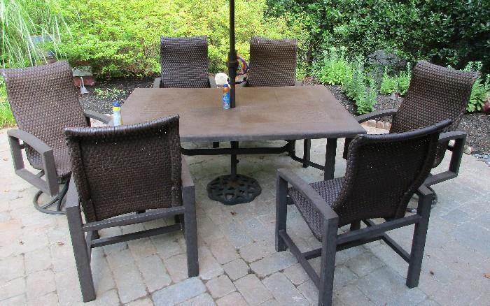 outdoor table and 6 chairs