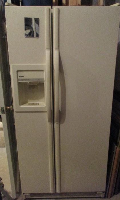 side by side refrigerator Kenmore 