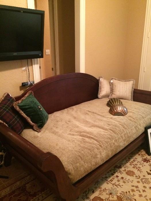Extra wide day bed; flat screen TV