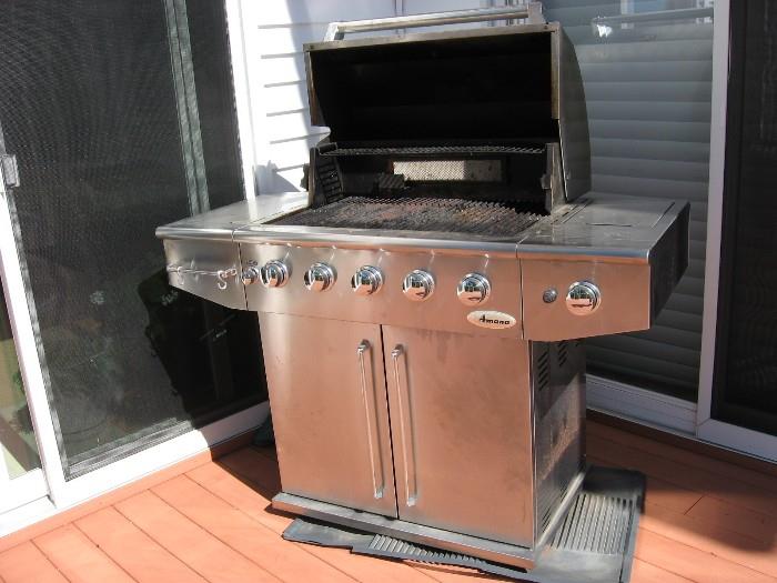 Large AMANA gas grill
