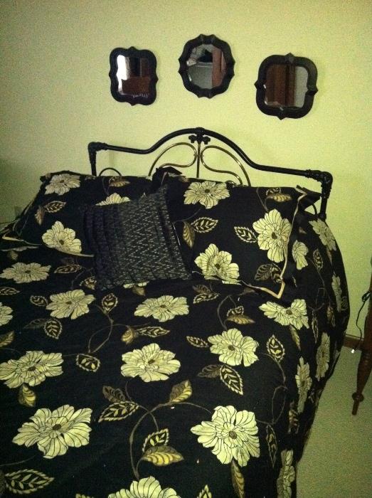 Another gorgeous queen size bed