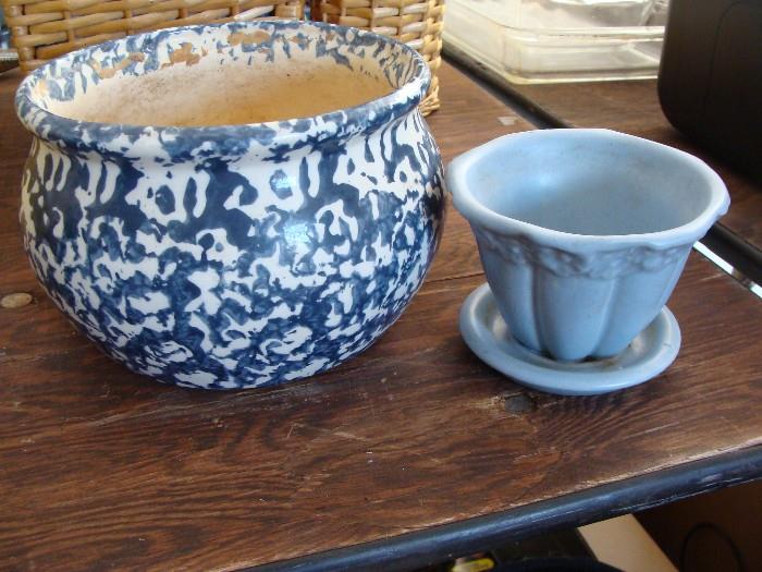 Spongeware bowl and USA Pottery vase