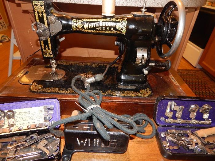 1913 White Rotary sewing machine with all accessories including carrying case