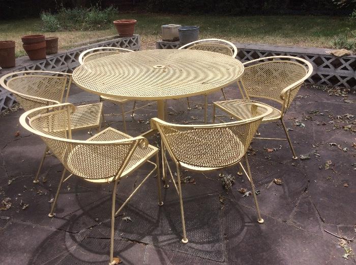 Outdoor metal furniture, yellow/gold, table and 6 chairs