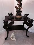 UNIQUE MAHOGANY VICTORIAN STYLE SIDE TABLE