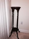 MAHOGANY TALL PEDESTAL