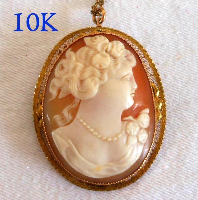  Large Cameo mounted in 10K Gold