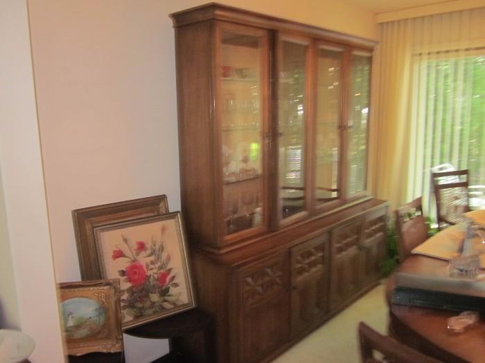 Great Dining Room Set.  Excellent Quality.  Good Condition.  This is a 2 Piece Cabinet.