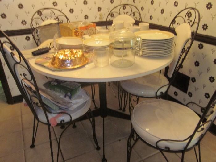 Kitchen Table with 5 Chairs.